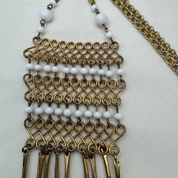 VTG 29” Milk Glass Bead Tassel Necklace Gold Tone Chain Boho Statement Retro - Picture 4 of 7